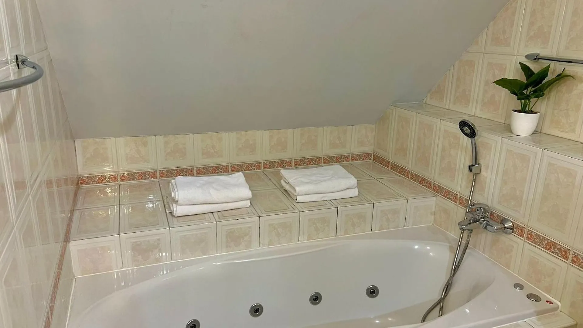 Comfortable 3 Bedroom Apartment In The Heart Of Praga