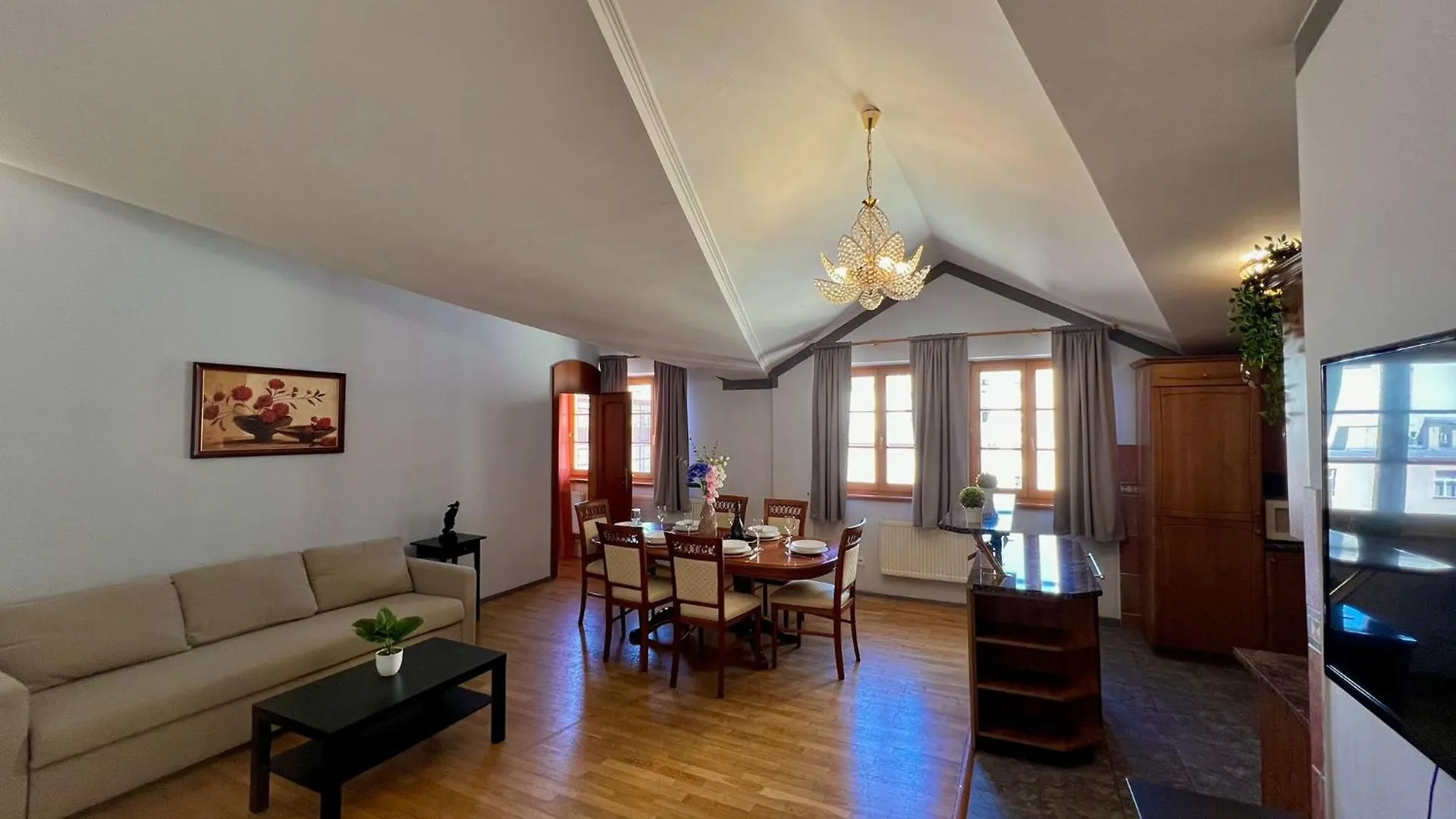 Comfortable 3 Bedroom Apartment In The Heart Of Praga 0*,  Repubblica Ceca